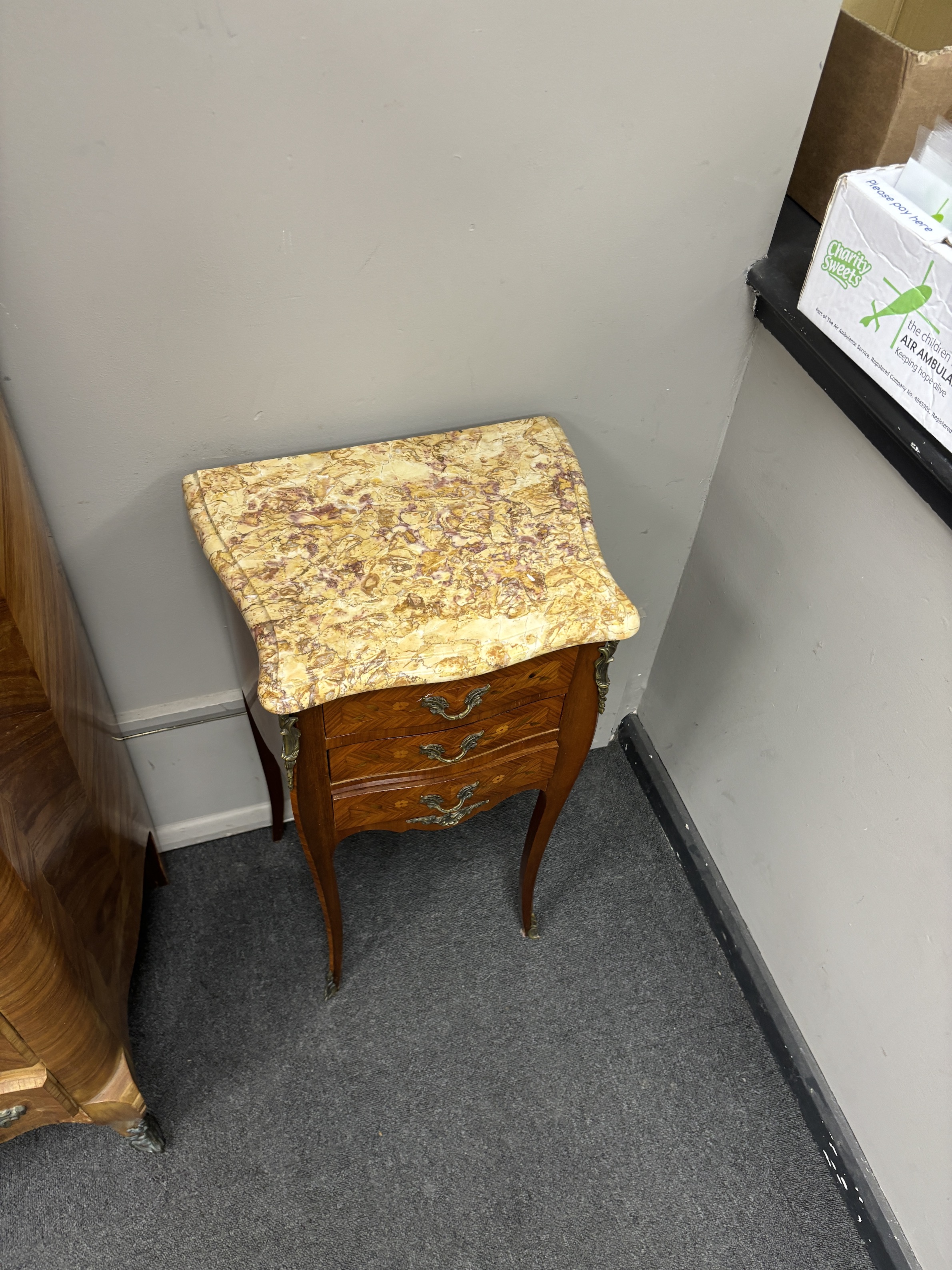 A pair Louis XV style inlaid marble topped three drawer bedside chests, width 40cm, depth 30cm, height 73cm